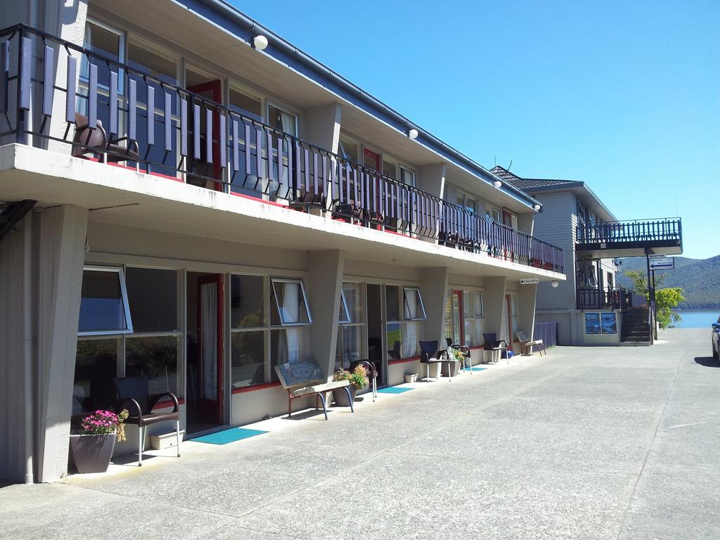 Edgewater Motel Te Anau Exteriör bild